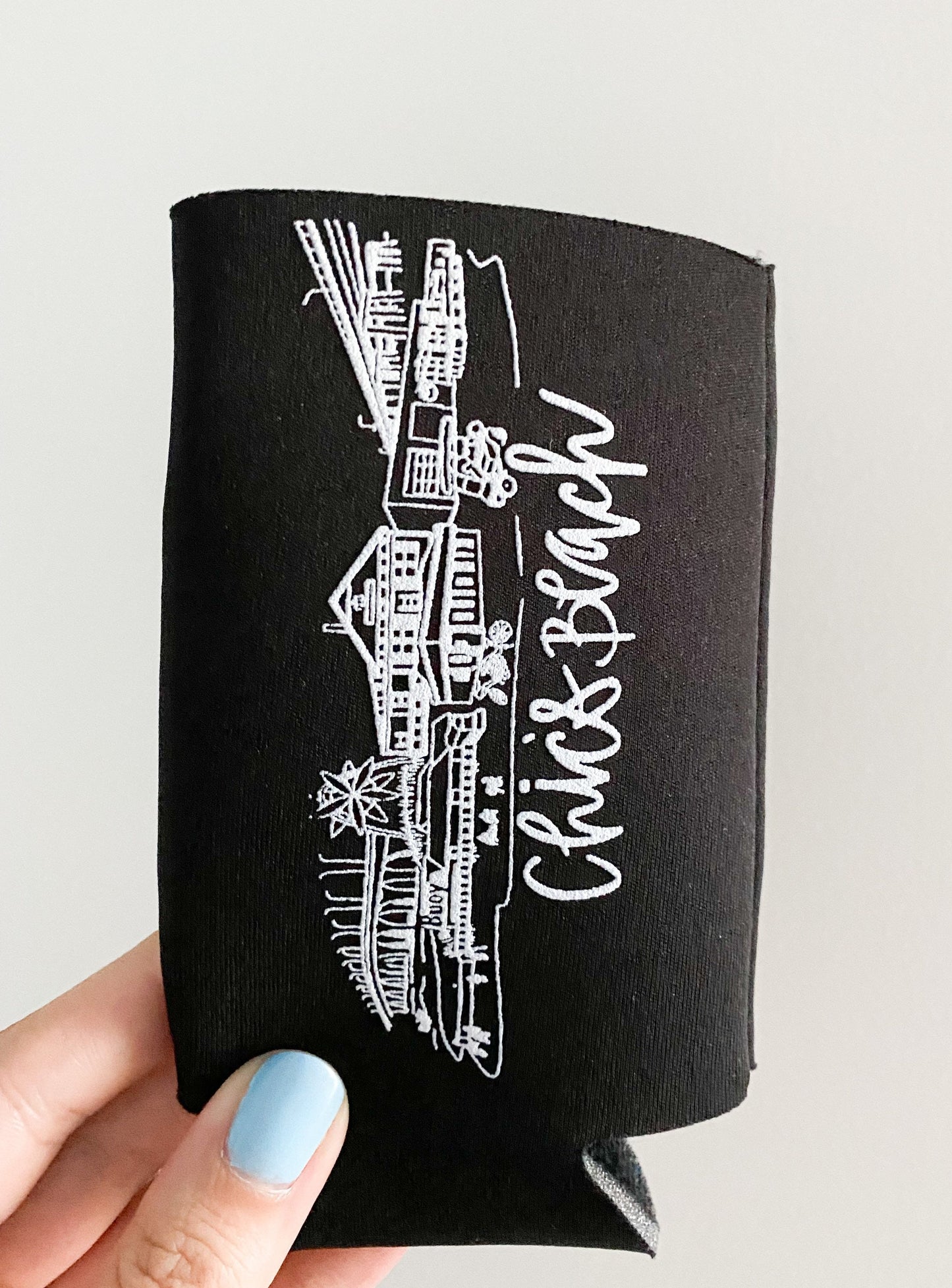 Chic’s Beach slim can Koozie